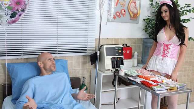 Jinsiy aloqa paytida qizlar yigitlarning burunlari ostida osadilar